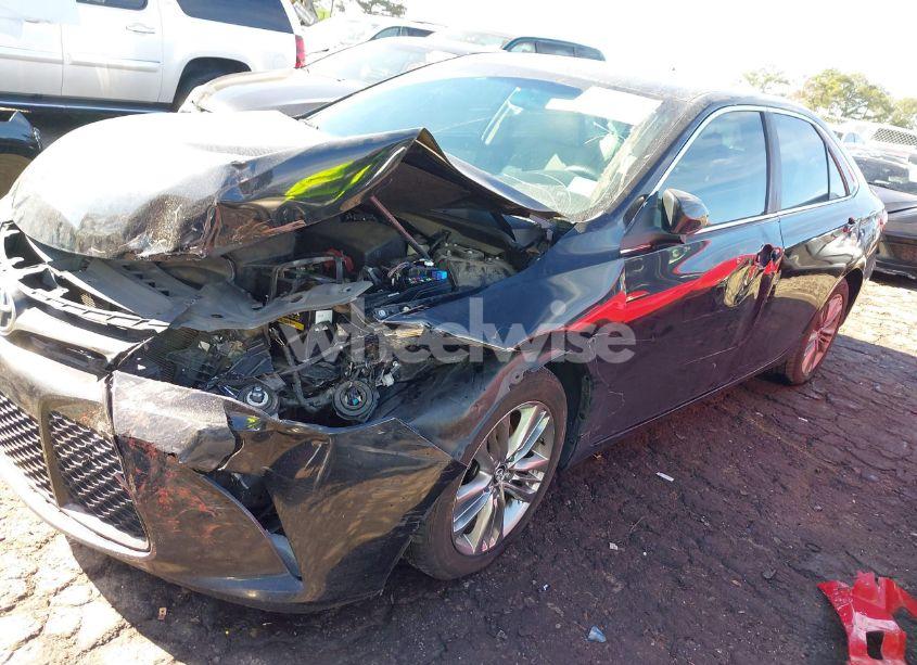 Photo 2 of 2015 Toyota Camry SE (VIN 4T1BF1FK8FU094003)