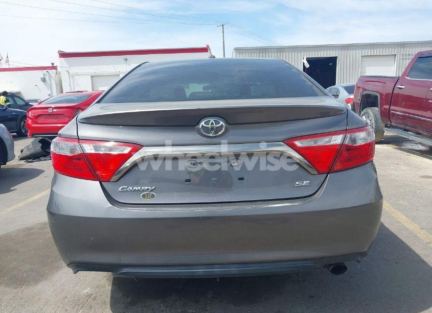 Photo 17 of 2015 Toyota Camry SE (VIN 4T1BF1FK8FU094258)