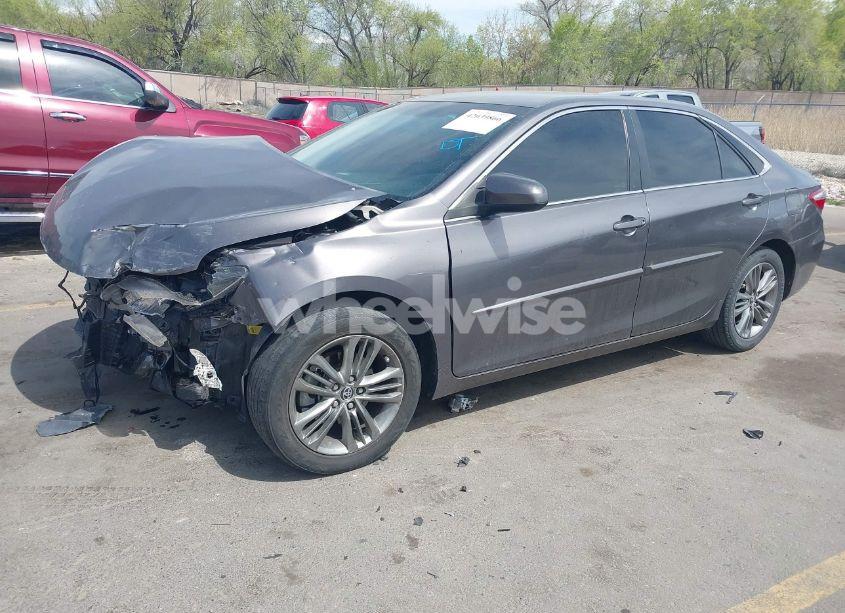 Photo 2 of 2015 Toyota Camry SE (VIN 4T1BF1FK8FU094258)