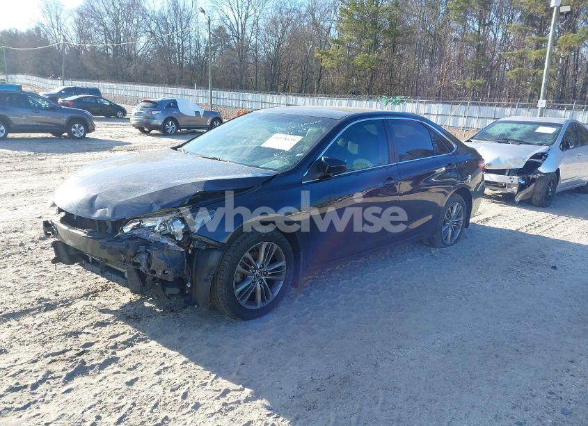 Photo 2 of 2015 Toyota Camry SE (VIN 4T1BF1FK8FU102259)