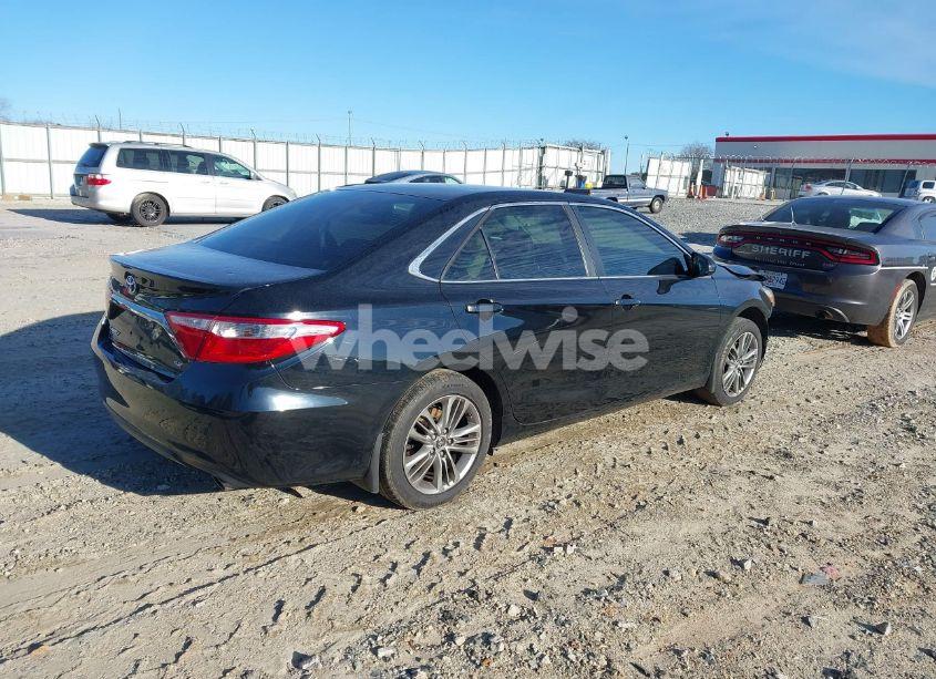 Photo 4 of 2015 Toyota Camry SE (VIN 4T1BF1FK8FU102259)