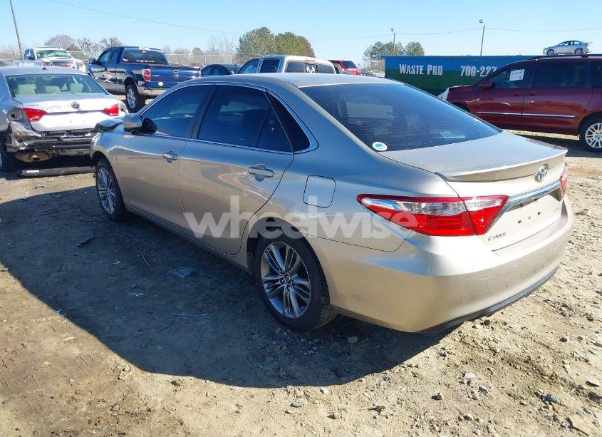 Photo 3 of 2015 Toyota Camry SE (VIN 4T1BF1FK8FU474555)