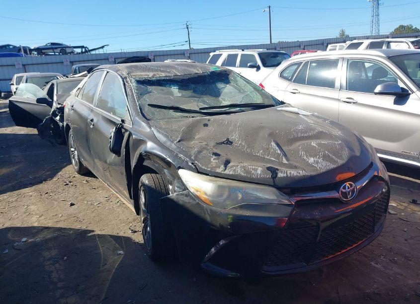 2015 Toyota Camry SE (VIN 4T1BF1FK8FU476242) main photo