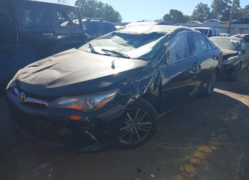 Photo 2 of 2015 Toyota Camry SE (VIN 4T1BF1FK8FU476242)