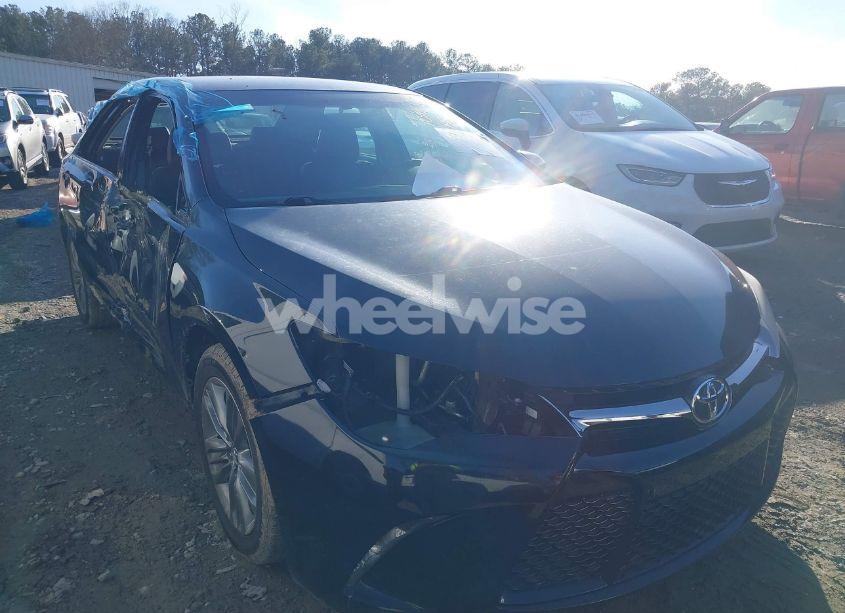 2015 Toyota Camry SE (VIN 4T1BF1FK8FU478797) main photo