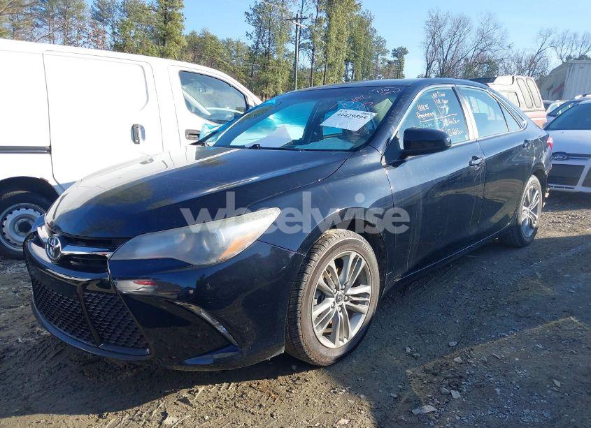 Photo 2 of 2015 Toyota Camry SE (VIN 4T1BF1FK8FU478797)