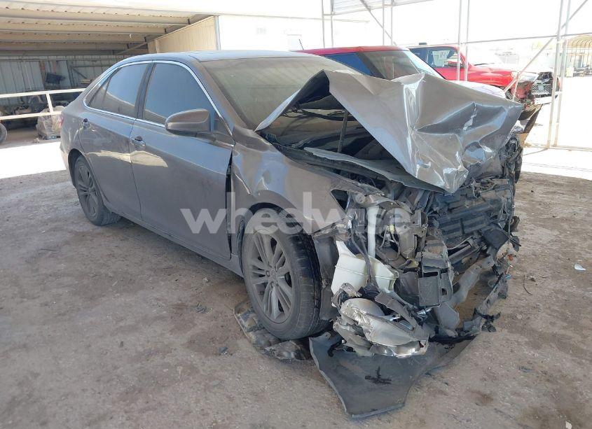 2015 Toyota Camry SE (VIN 4T1BF1FK8FU480212) main photo