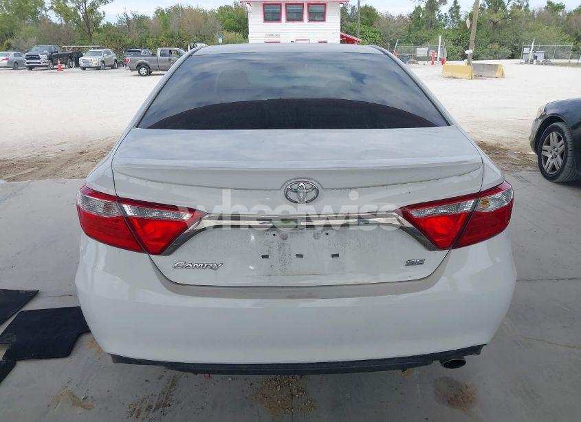 Photo 17 of 2015 Toyota Camry SE (VIN 4T1BF1FK8FU889634)