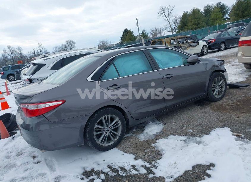 Photo 4 of 2015 Toyota Camry SE (VIN 4T1BF1FK8FU897216)