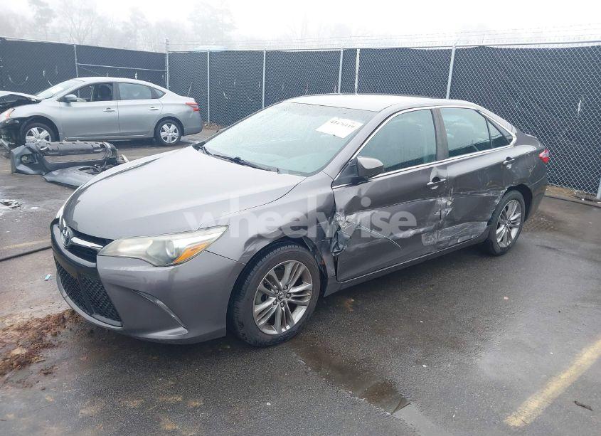Photo 2 of 2015 Toyota Camry SE (VIN 4T1BF1FK8FU909381)