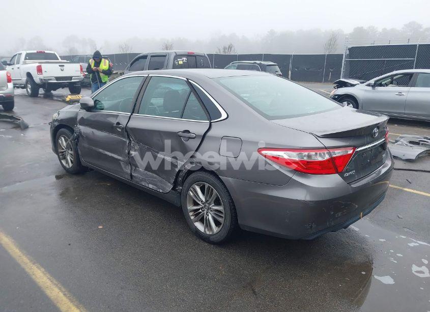 Photo 3 of 2015 Toyota Camry SE (VIN 4T1BF1FK8FU909381)