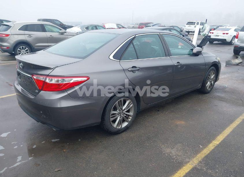 Photo 4 of 2015 Toyota Camry SE (VIN 4T1BF1FK8FU909381)