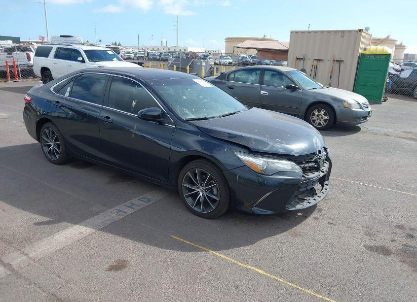 2015 Toyota Camry LE/XLE/SE/XSE (VIN 4T1BF1FK8FU922177) main photo