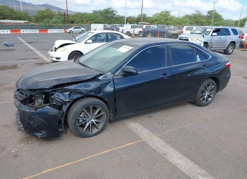 Photo 2 of 2015 Toyota Camry LE/XLE/SE/XSE (VIN 4T1BF1FK8FU922177)