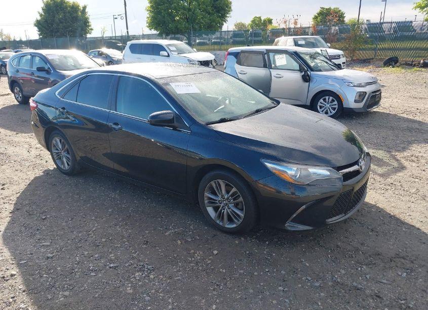 2015 Toyota Camry SE (VIN 4T1BF1FK8FU930442) main photo
