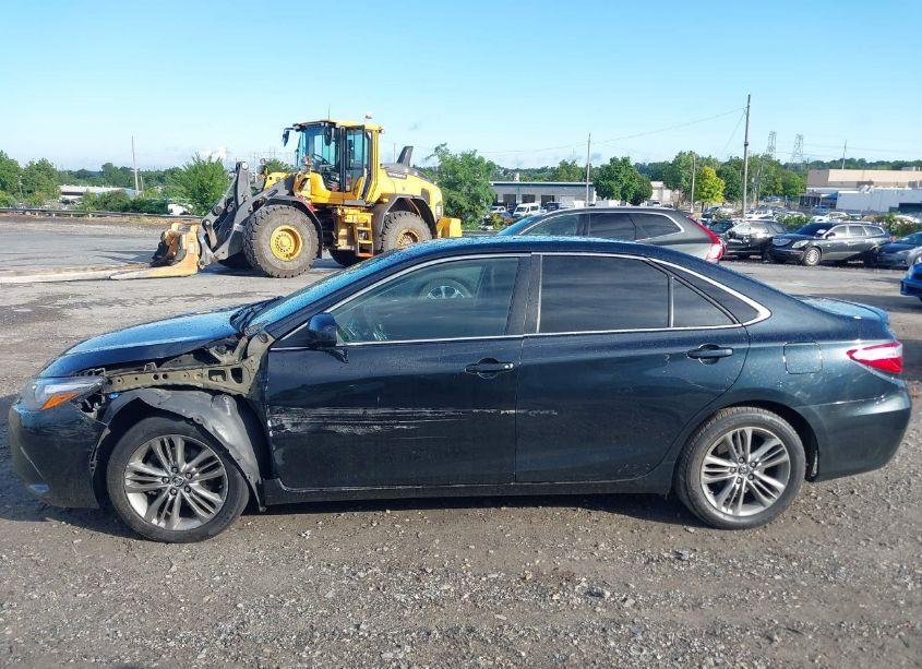 Photo 14 of 2015 Toyota Camry SE (VIN 4T1BF1FK8FU930442)