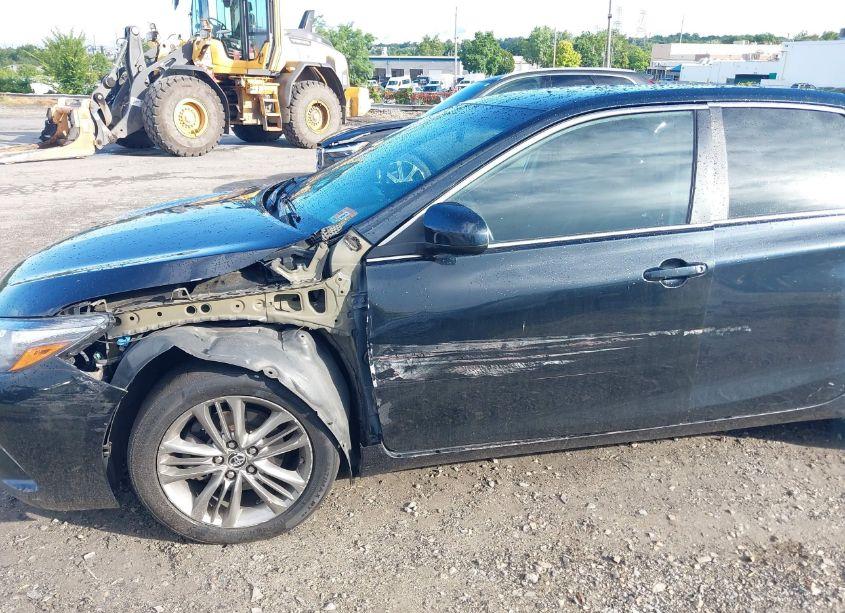 Photo 6 of 2015 Toyota Camry SE (VIN 4T1BF1FK8FU930442)