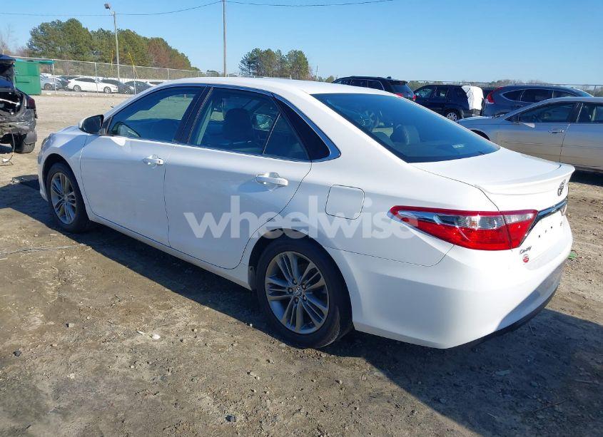 Photo 3 of 2015 Toyota Camry SE (VIN 4T1BF1FK8FU947192)