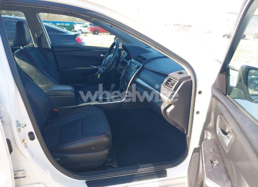 Photo 5 of 2015 Toyota Camry SE (VIN 4T1BF1FK8FU947192)