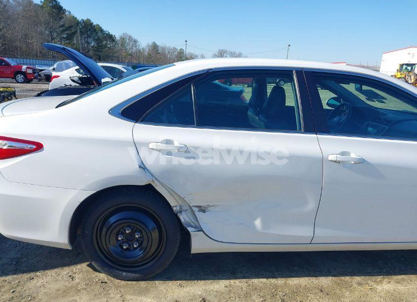 Photo 6 of 2015 Toyota Camry SE (VIN 4T1BF1FK8FU947192)