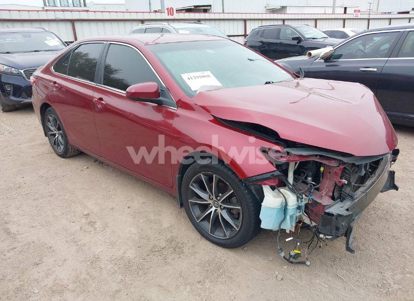 2015 Toyota Camry XSE (VIN 4T1BF1FK8FU953042) main photo