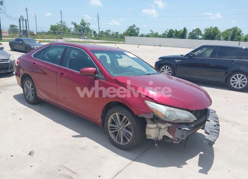 2015 Toyota Camry SE (VIN 4T1BF1FK8FU965823) main photo