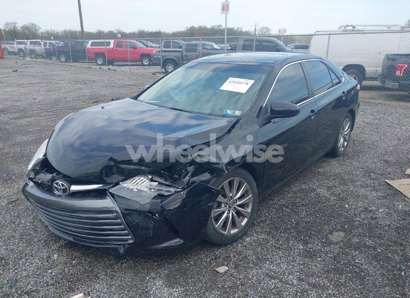 Photo 2 of 2015 Toyota Camry XLE (VIN 4T1BF1FK8FU973825)