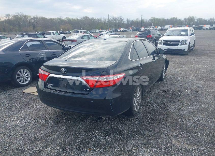 Photo 4 of 2015 Toyota Camry XLE (VIN 4T1BF1FK8FU973825)