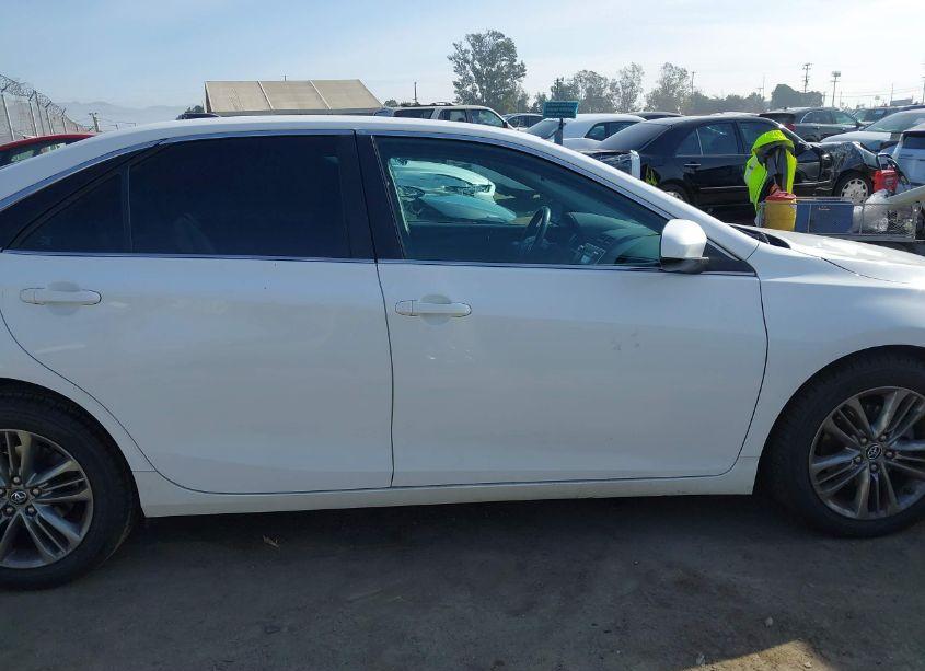 Photo 13 of 2015 Toyota Camry SE (VIN 4T1BF1FK8FU979866)