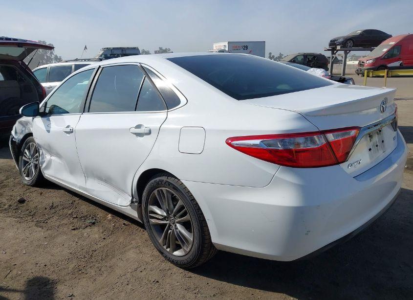 Photo 3 of 2015 Toyota Camry SE (VIN 4T1BF1FK8FU979866)