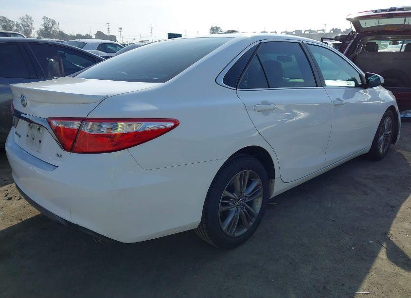 Photo 4 of 2015 Toyota Camry SE (VIN 4T1BF1FK8FU979866)