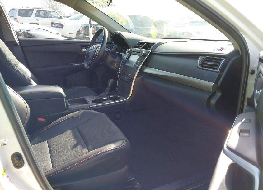 Photo 5 of 2015 Toyota Camry SE (VIN 4T1BF1FK8FU979866)