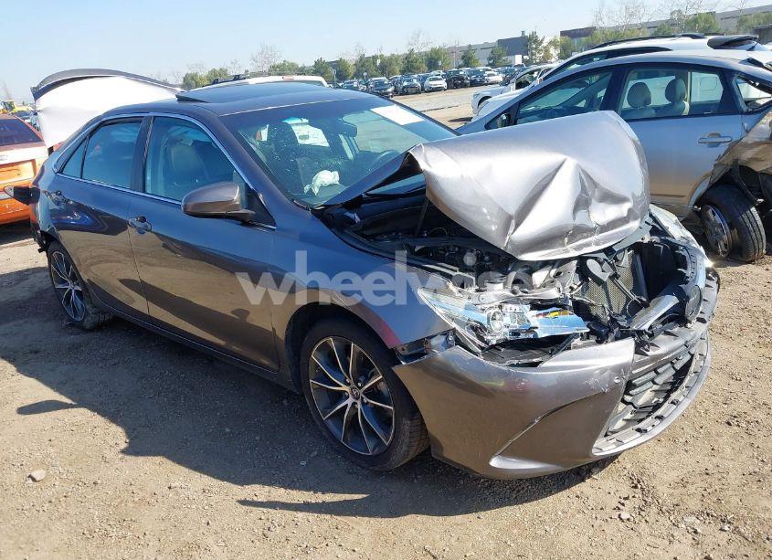 2015 Toyota Camry XSE (VIN 4T1BF1FK8FU986932) main photo
