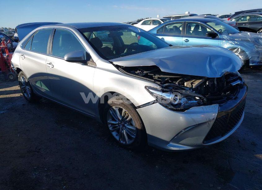 2016 Toyota Camry SE (VIN 4T1BF1FK8GU127258) main photo