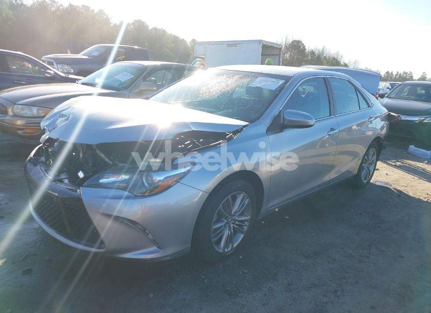 Photo 2 of 2016 Toyota Camry SE (VIN 4T1BF1FK8GU127258)