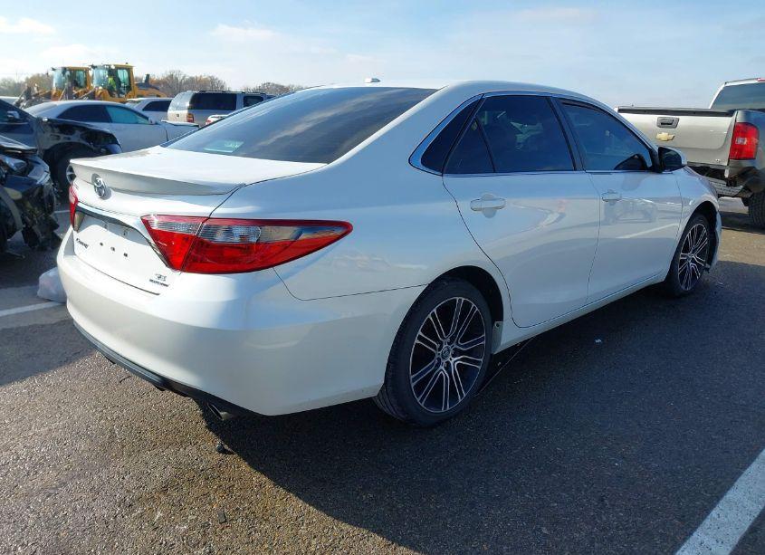 Photo 4 of 2016 Toyota Camry SE (VIN 4T1BF1FK8GU143024)