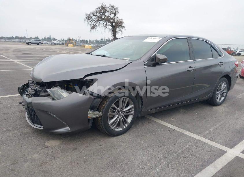 Photo 2 of 2016 Toyota Camry SE (VIN 4T1BF1FK8GU147932)