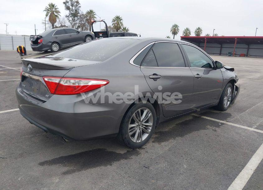 Photo 4 of 2016 Toyota Camry SE (VIN 4T1BF1FK8GU147932)