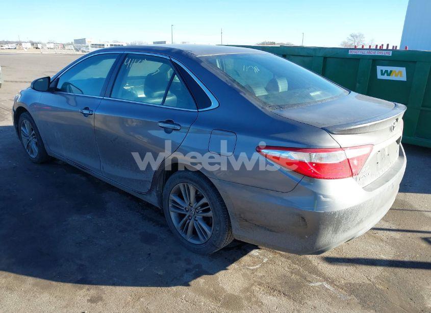 Photo 3 of 2016 Toyota Camry SE (VIN 4T1BF1FK8GU161216)