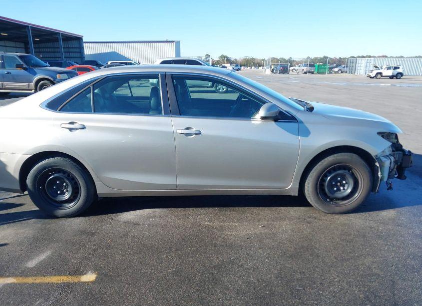 Photo 13 of 2016 Toyota Camry LE (VIN 4T1BF1FK8GU165993)