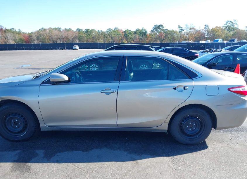 Photo 14 of 2016 Toyota Camry LE (VIN 4T1BF1FK8GU165993)