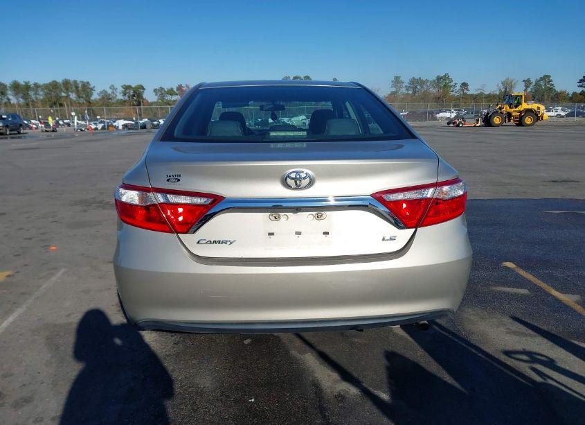 Photo 16 of 2016 Toyota Camry LE (VIN 4T1BF1FK8GU165993)