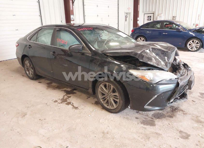 2016 Toyota Camry SE (VIN 4T1BF1FK8GU166352) main photo