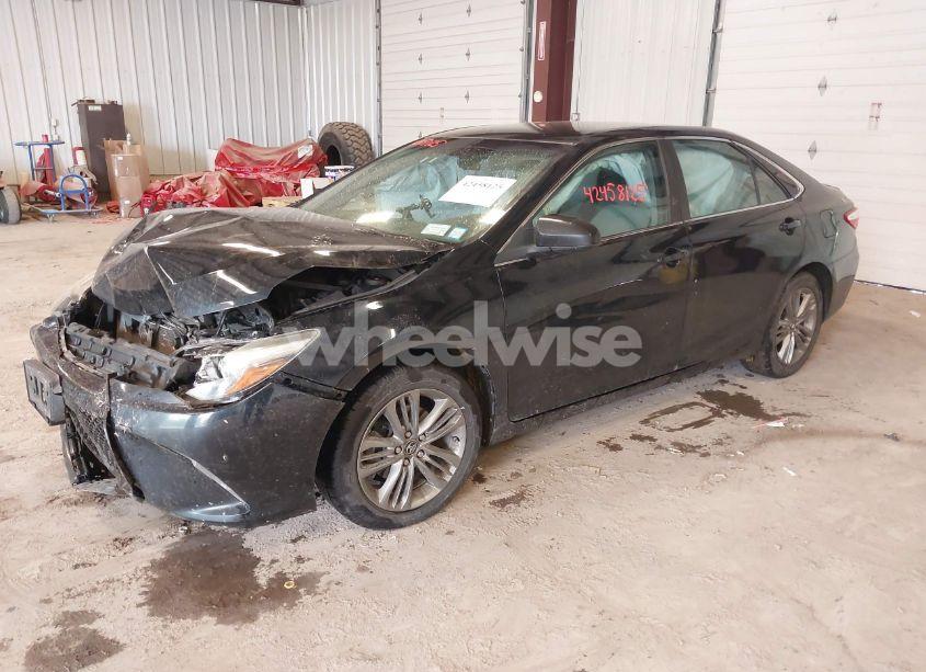 Photo 2 of 2016 Toyota Camry SE (VIN 4T1BF1FK8GU166352)