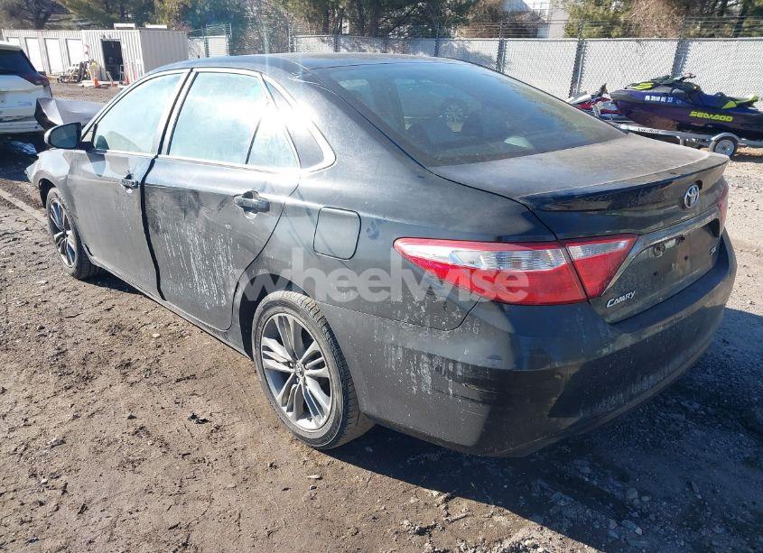 Photo 3 of 2016 Toyota Camry SE (VIN 4T1BF1FK8GU183197)