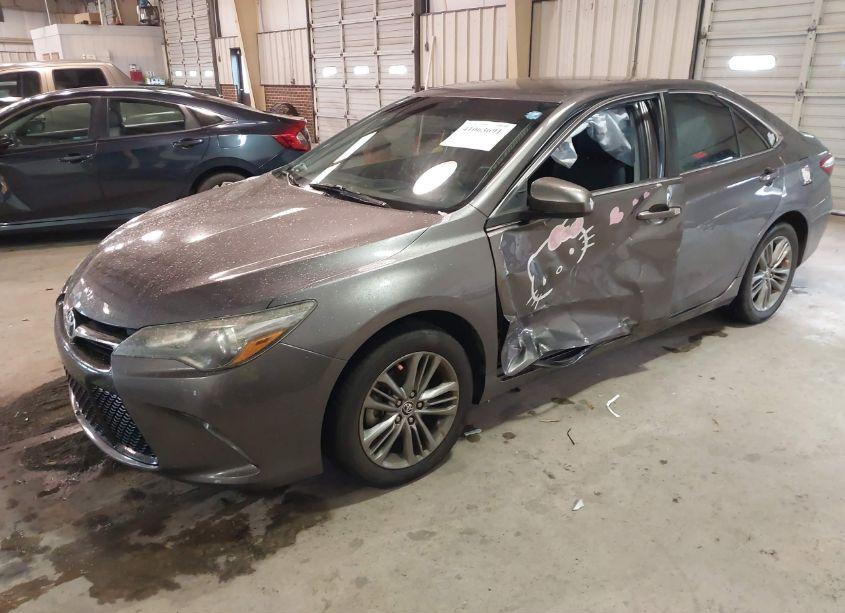 Photo 2 of 2016 Toyota Camry SE (VIN 4T1BF1FK8GU184351)