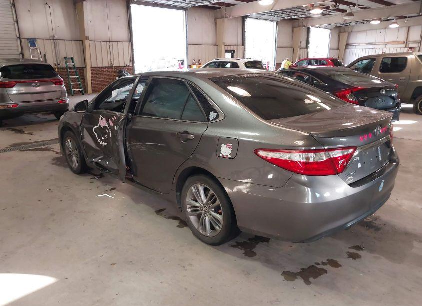 Photo 3 of 2016 Toyota Camry SE (VIN 4T1BF1FK8GU184351)