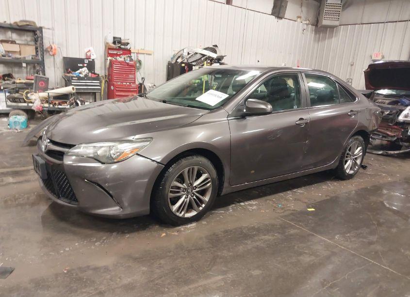 Photo 2 of 2016 Toyota Camry SE (VIN 4T1BF1FK8GU197102)