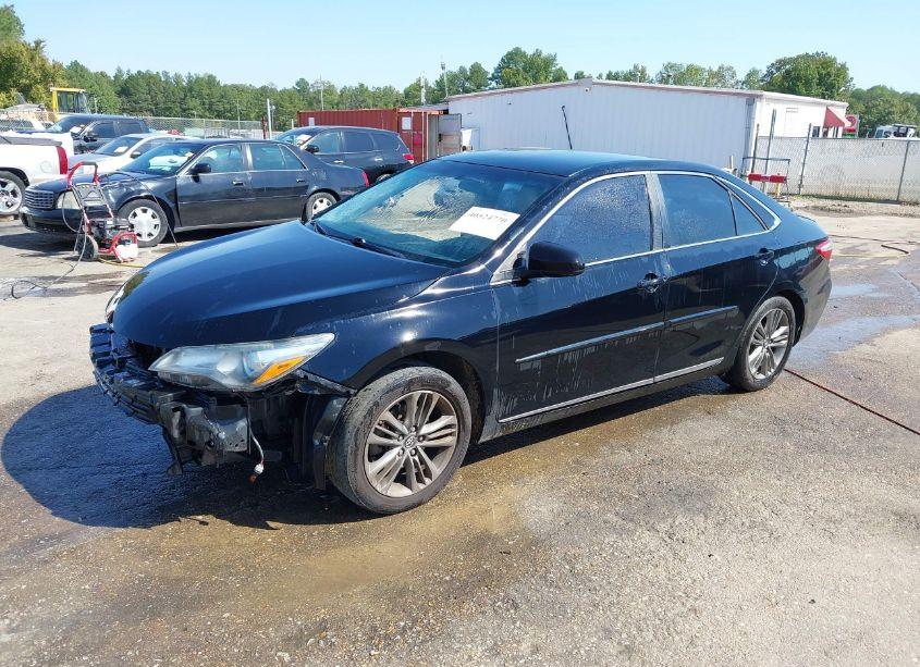 Photo 2 of 2016 Toyota Camry SE (VIN 4T1BF1FK8GU204193)