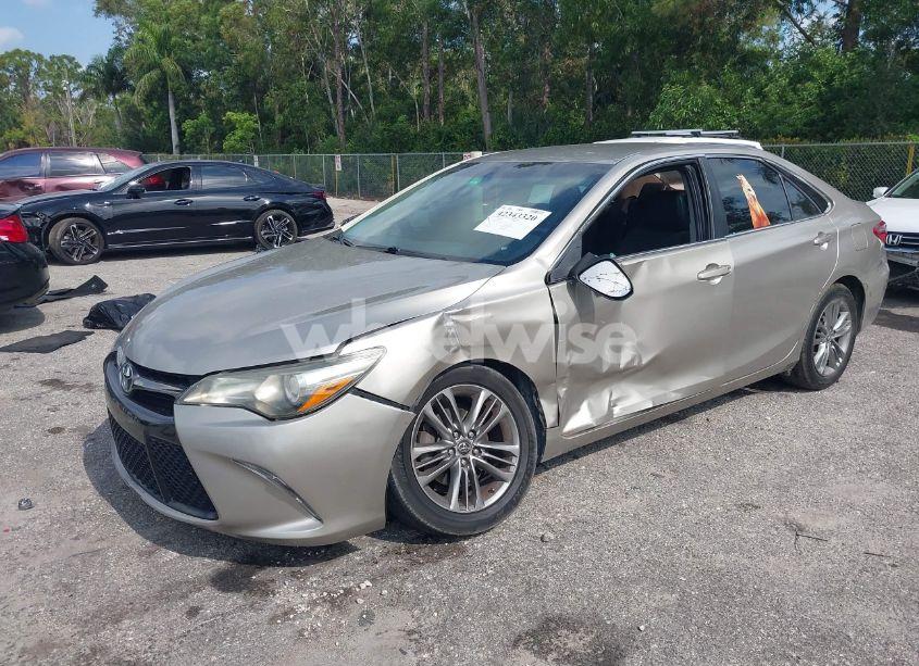 Photo 2 of 2016 Toyota Camry SE (VIN 4T1BF1FK8GU220863)